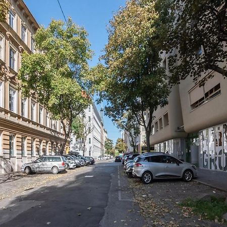 Helles, Neues Dg Apartment Mit Blick Zum Donauturm Wina Bagian luar foto