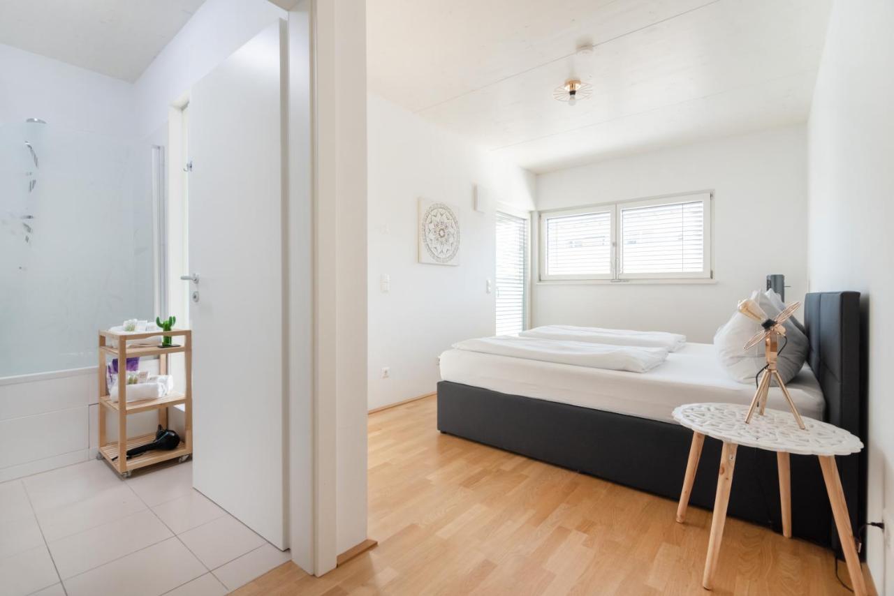 Helles, Neues Dg Apartment Mit Blick Zum Donauturm Wina Bagian luar foto