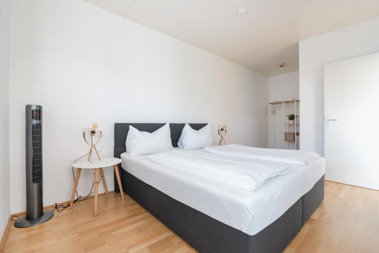 Helles, Neues Dg Apartment Mit Blick Zum Donauturm Wina Bagian luar foto