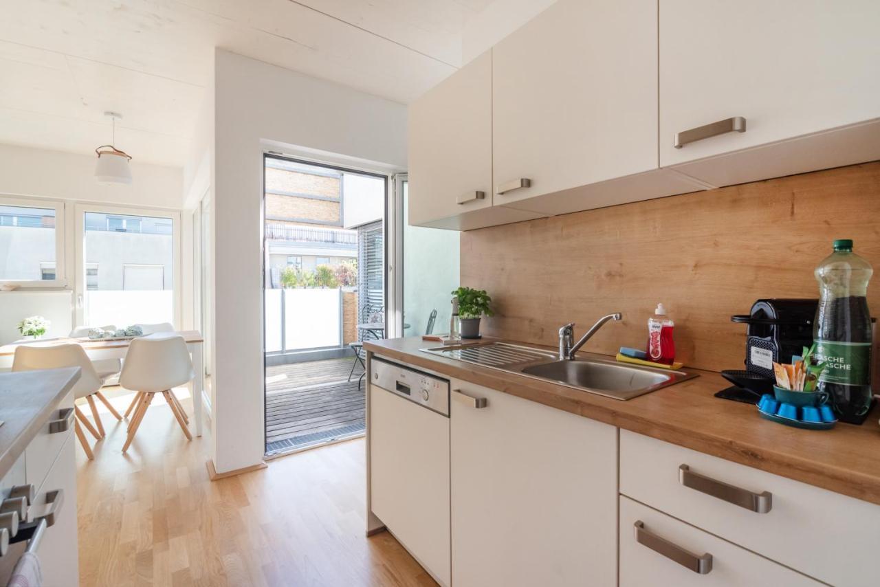 Helles, Neues Dg Apartment Mit Blick Zum Donauturm Wina Bagian luar foto