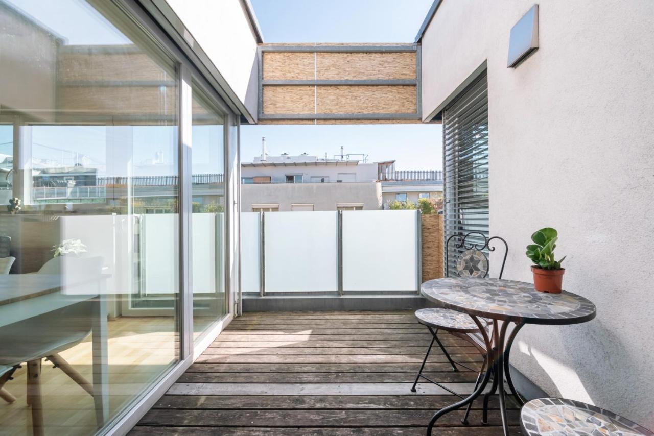 Helles, Neues Dg Apartment Mit Blick Zum Donauturm Wina Bagian luar foto
