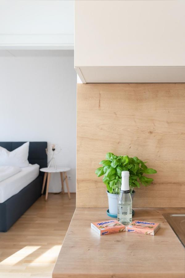 Helles, Neues Dg Apartment Mit Blick Zum Donauturm Wina Bagian luar foto