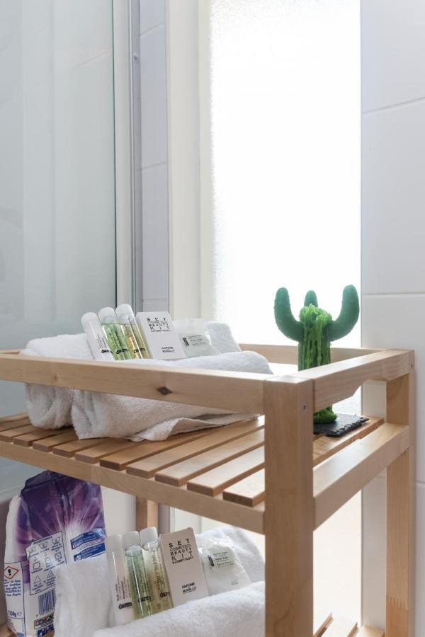Helles, Neues Dg Apartment Mit Blick Zum Donauturm Wina Bagian luar foto